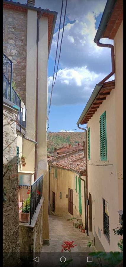 Casa Vacanze Vicolo Della Luna Ambra Buitenkant foto